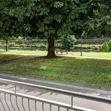 Riverview Luxury Short