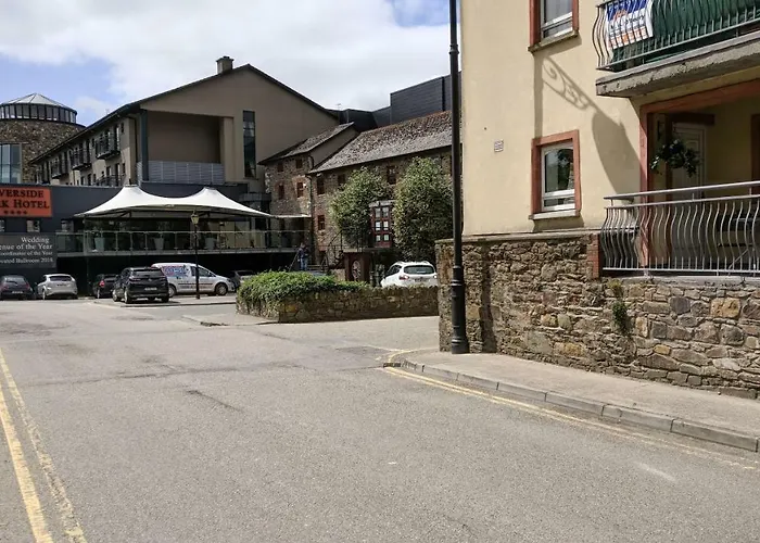 Riverview Luxury Short *