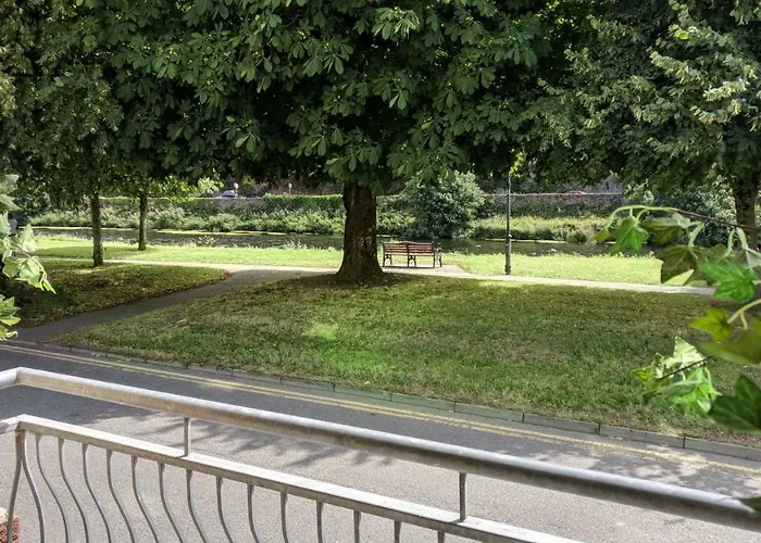 Riverview Luxury Short