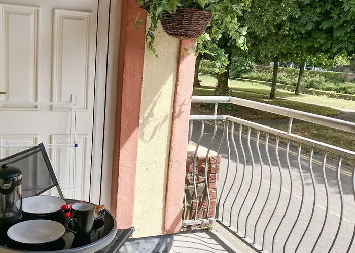 Riverview Luxury Short *